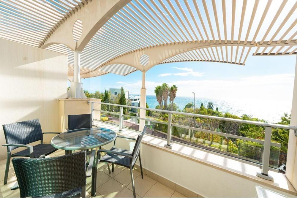 Oceanside Terrace Apartment By Holiday Rental Madeira Funchal  Eksteriør billede