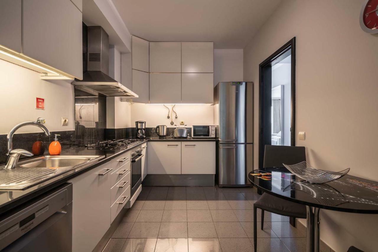 Oceanside Terrace Apartment By Holiday Rental Madeira Funchal  Eksteriør billede